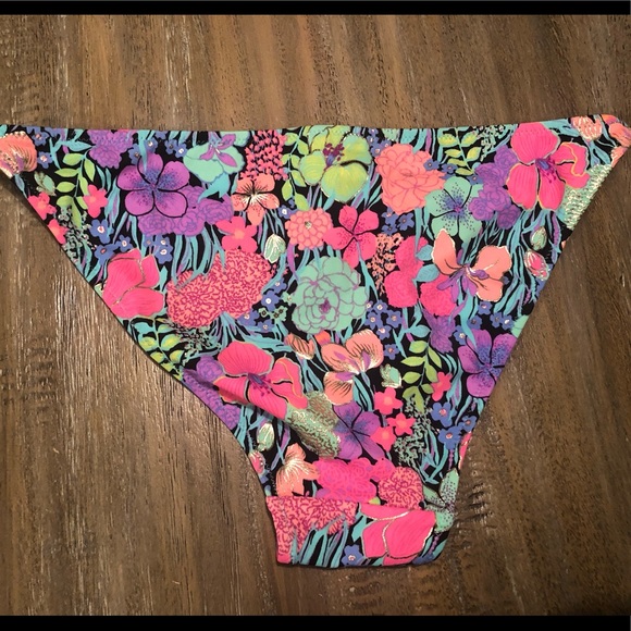 NEW Victoria’s Secret Bikini Bottoms Small - Picture 2 of 2